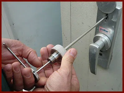Locksmith Lock Store Porter Ranch, CA 818-488-2682 - 5-lock-opening